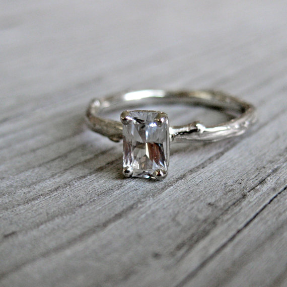 Emerald diamond engagement rings antique